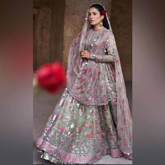 HUSSAIN REHAR COUTURE PAKISTANI AUTHENTIC DESIGNER WEDDING DRESS 2 PIECE MEHNDI - Picture 1 of 14